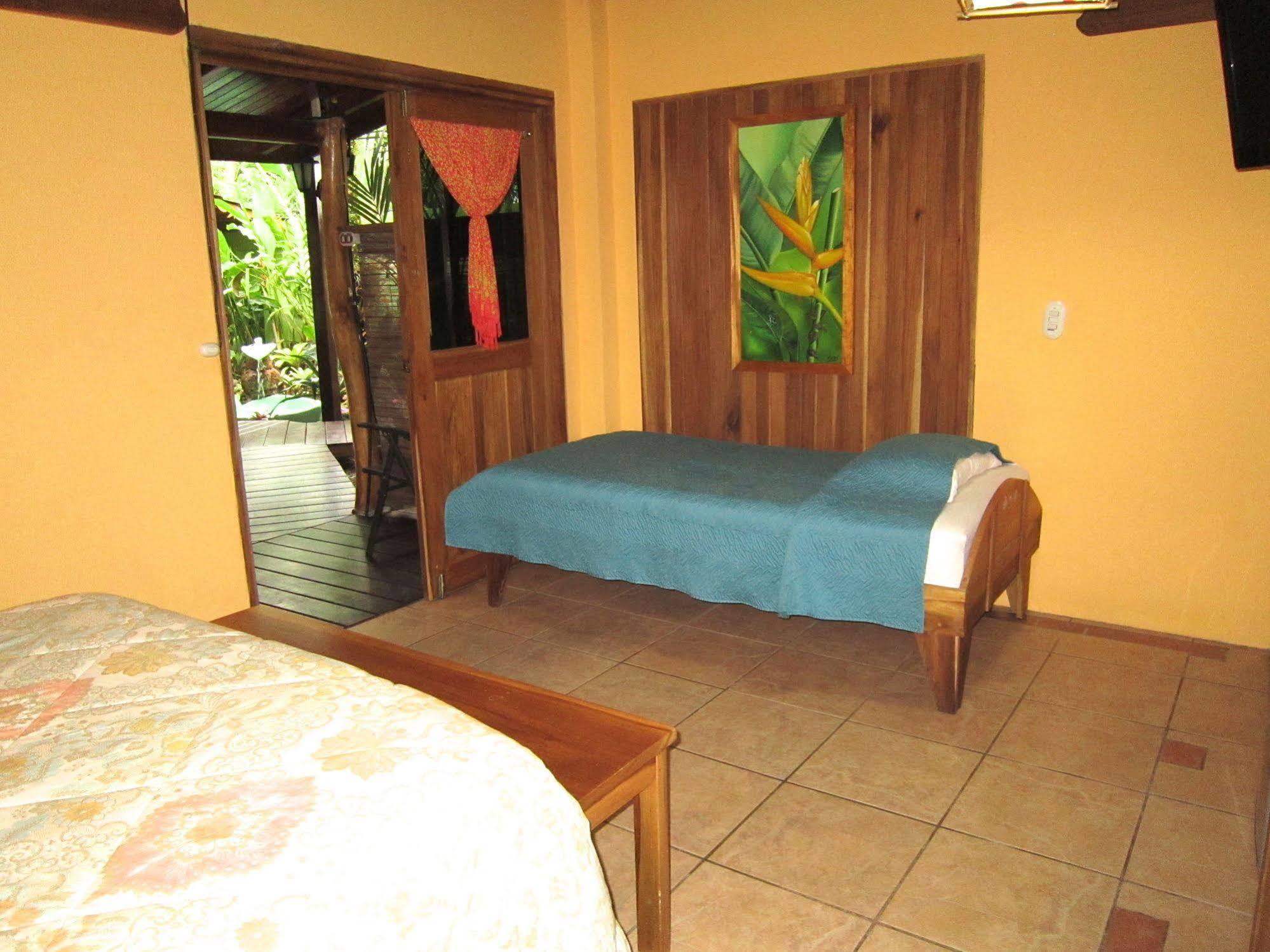 Physis Caribbean Bed & Breakfast Puerto Viejo de Talamanca Exterior foto