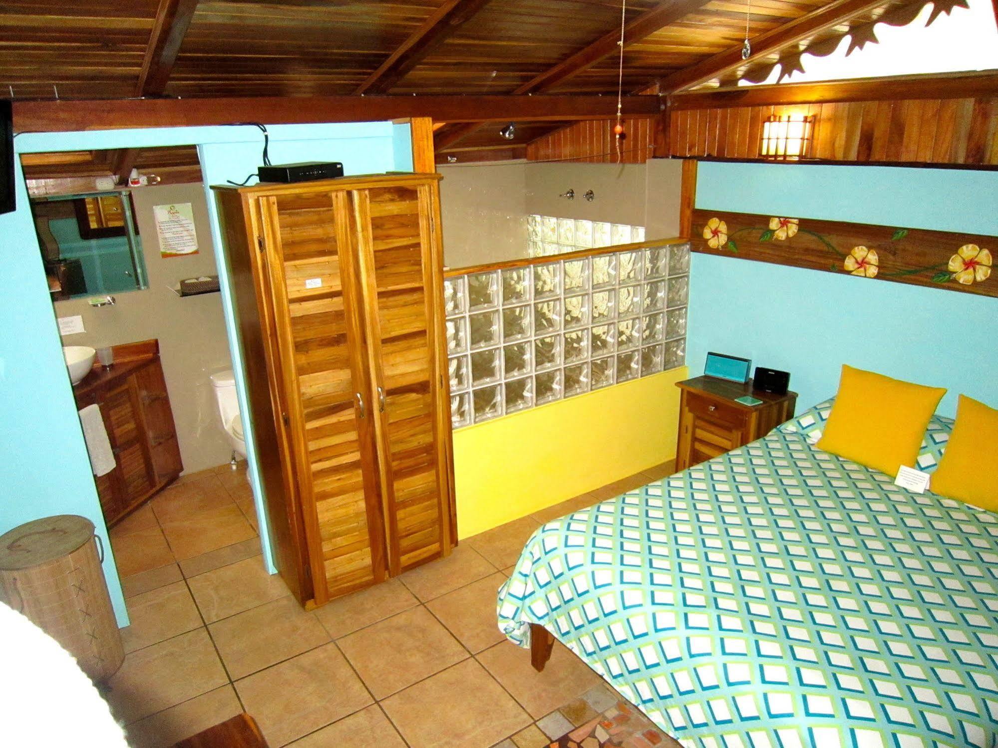 Physis Caribbean Bed & Breakfast Puerto Viejo de Talamanca Exterior foto