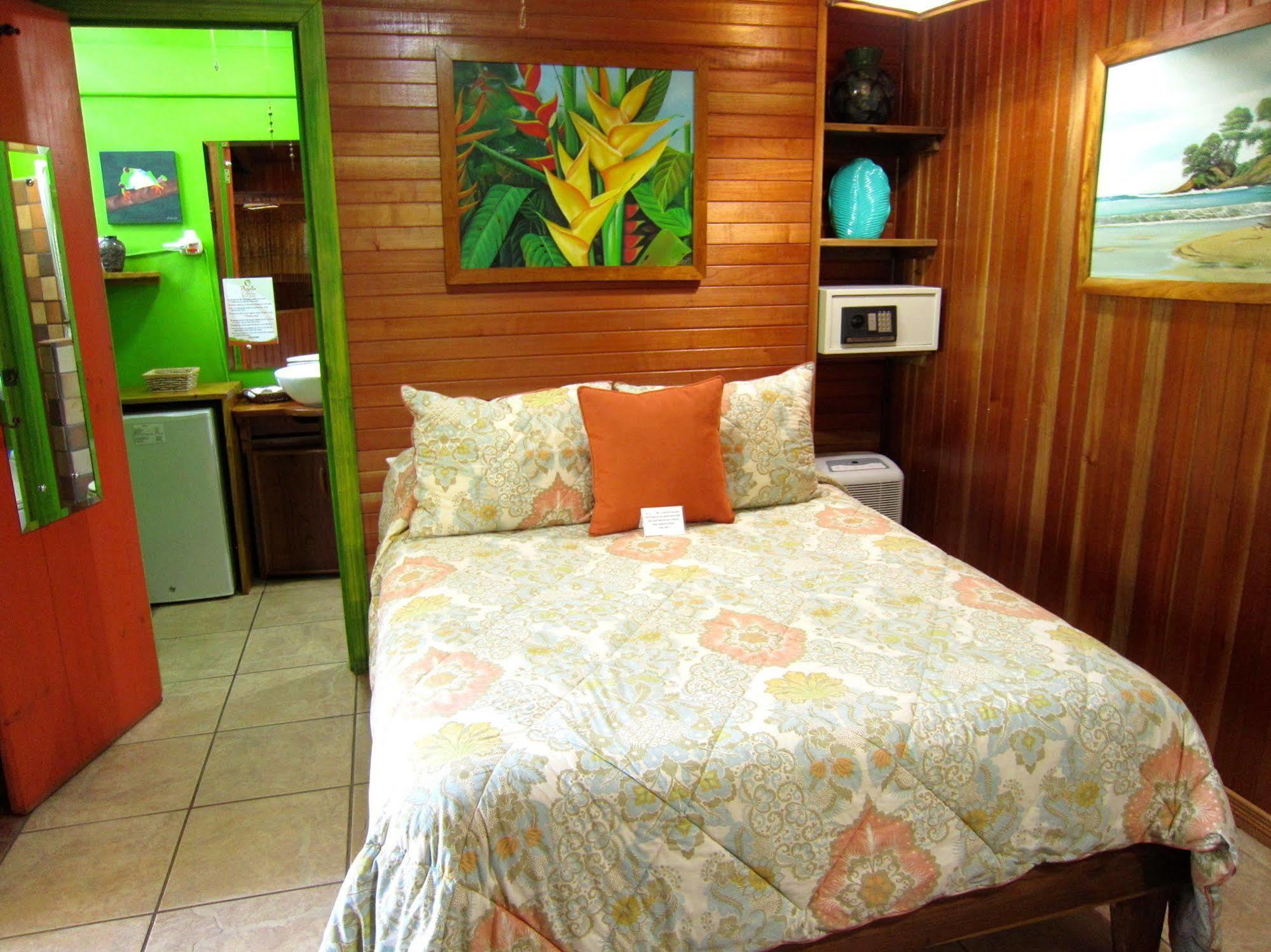 Physis Caribbean Bed & Breakfast Puerto Viejo de Talamanca Exterior foto