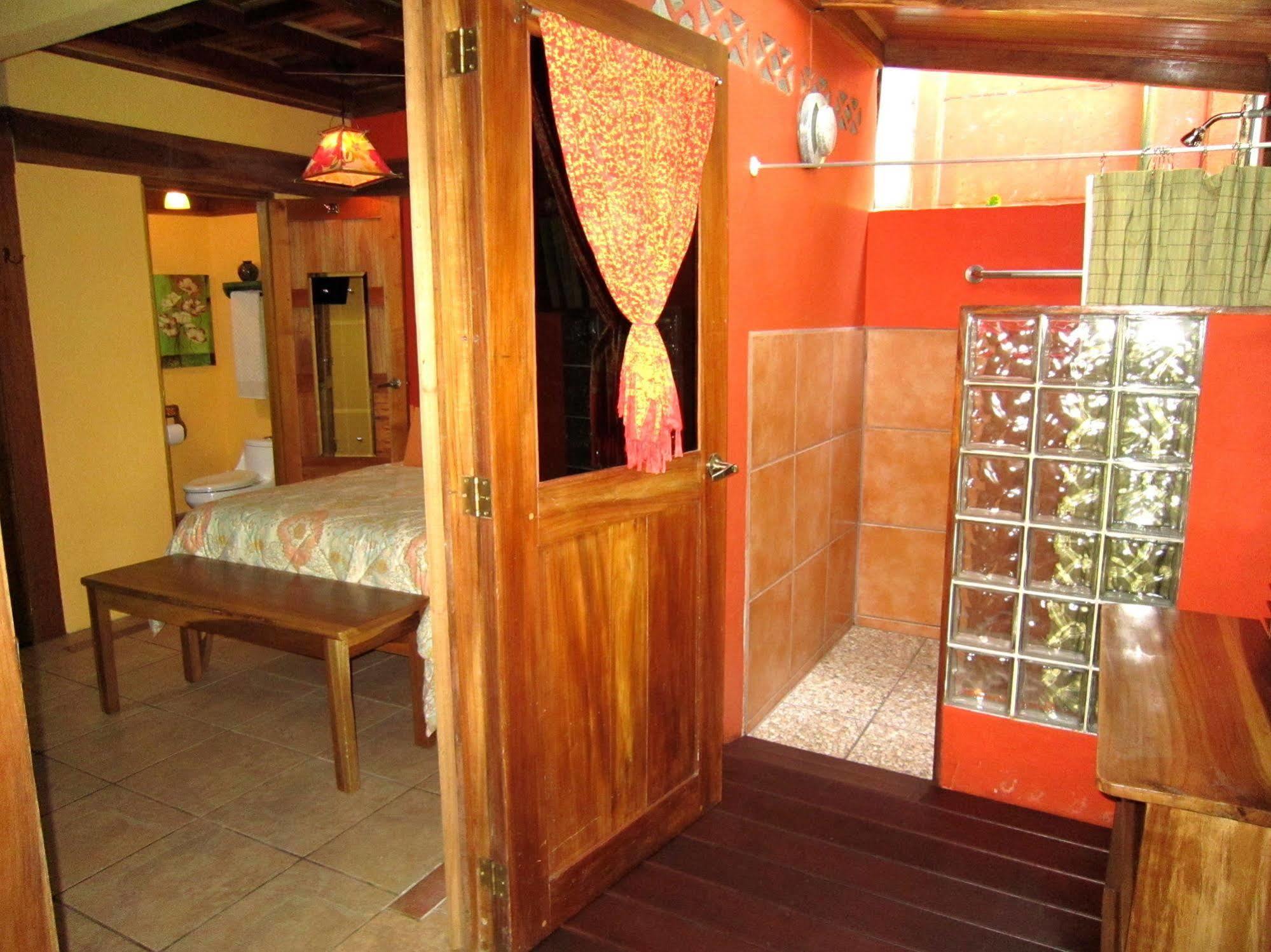 Physis Caribbean Bed & Breakfast Puerto Viejo de Talamanca Exterior foto