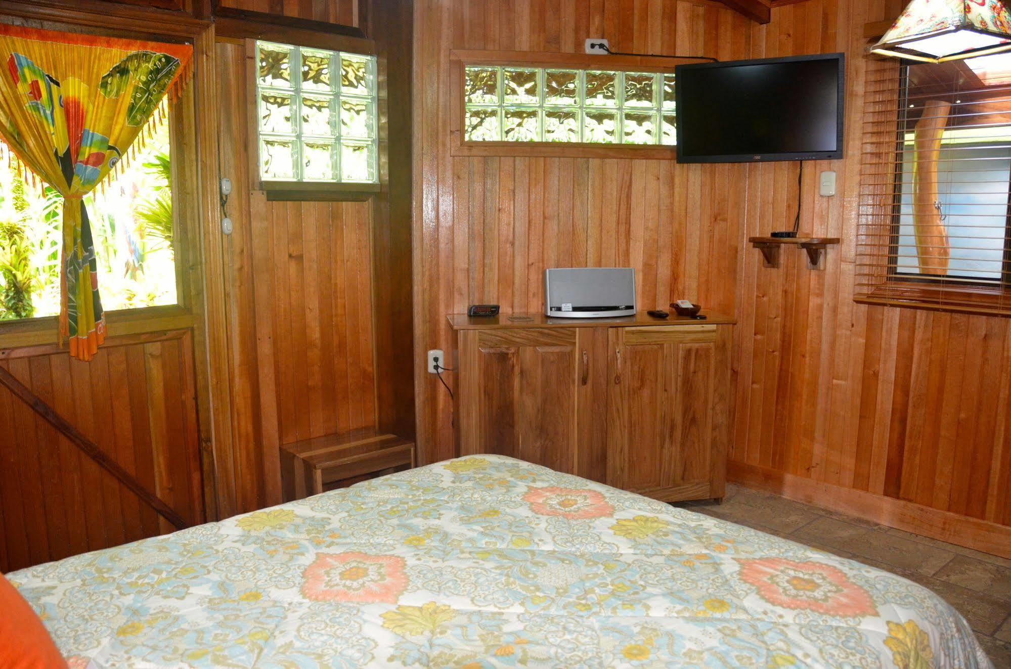Physis Caribbean Bed & Breakfast Puerto Viejo de Talamanca Exterior foto