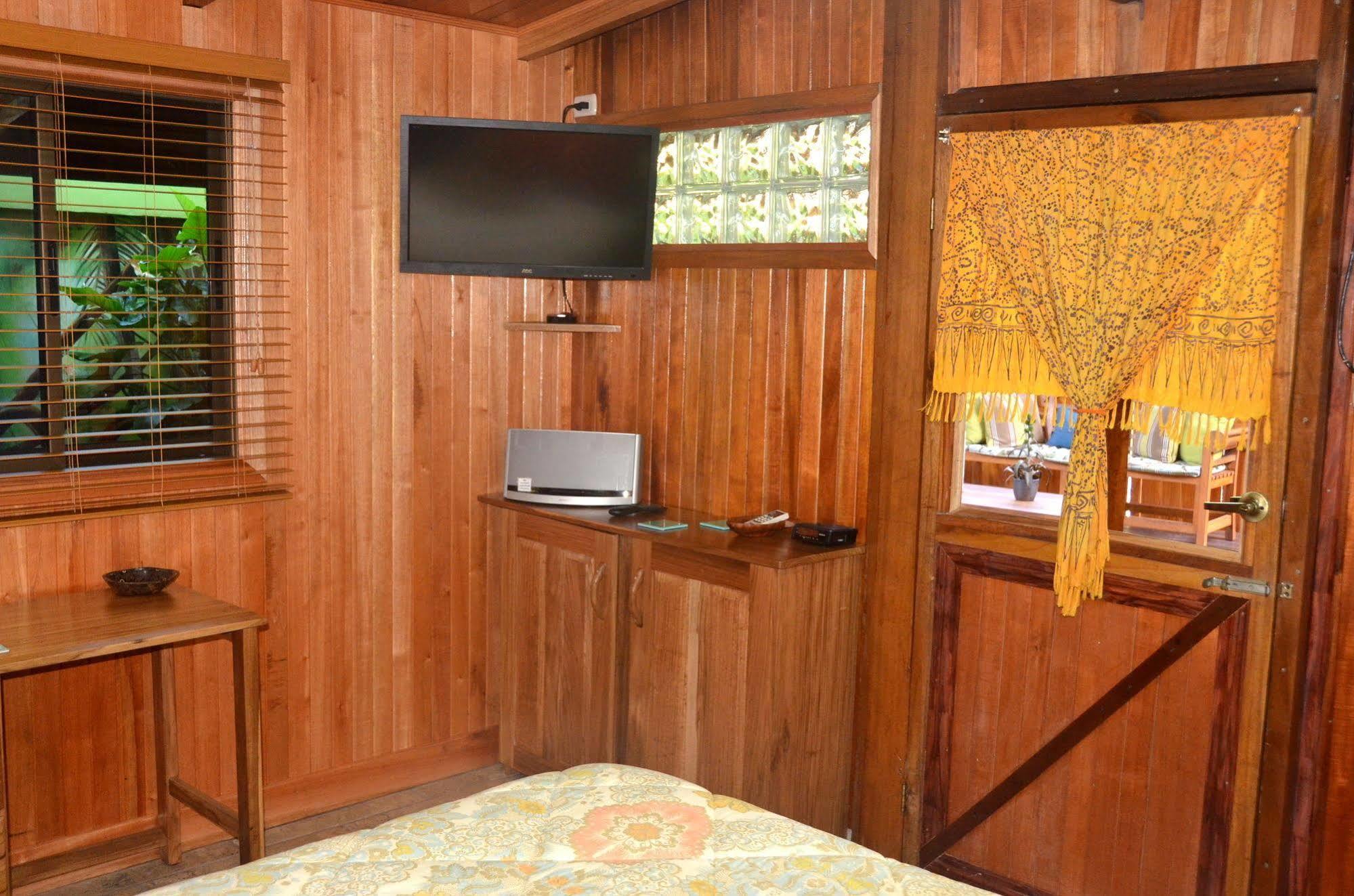 Physis Caribbean Bed & Breakfast Puerto Viejo de Talamanca Exterior foto