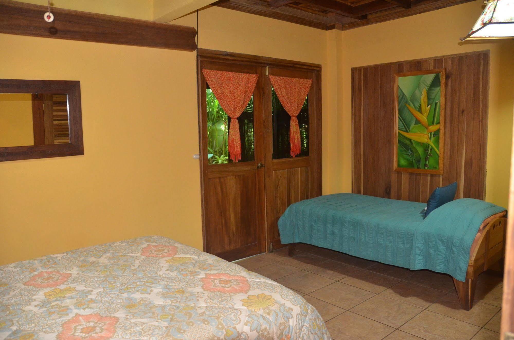 Physis Caribbean Bed & Breakfast Puerto Viejo de Talamanca Exterior foto